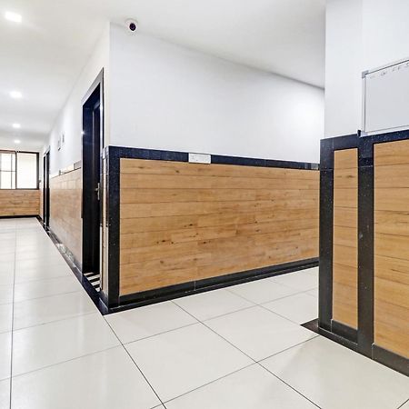 Oyo Townhouse 595 Majestic Inn Kochi 外观 照片
