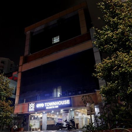 Oyo Townhouse 595 Majestic Inn Kochi 外观 照片