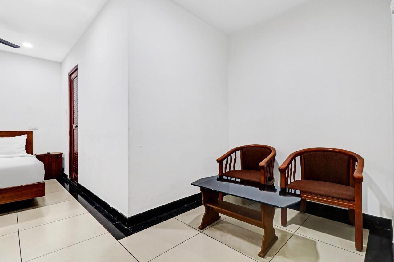 Oyo Townhouse 595 Majestic Inn Kochi 外观 照片