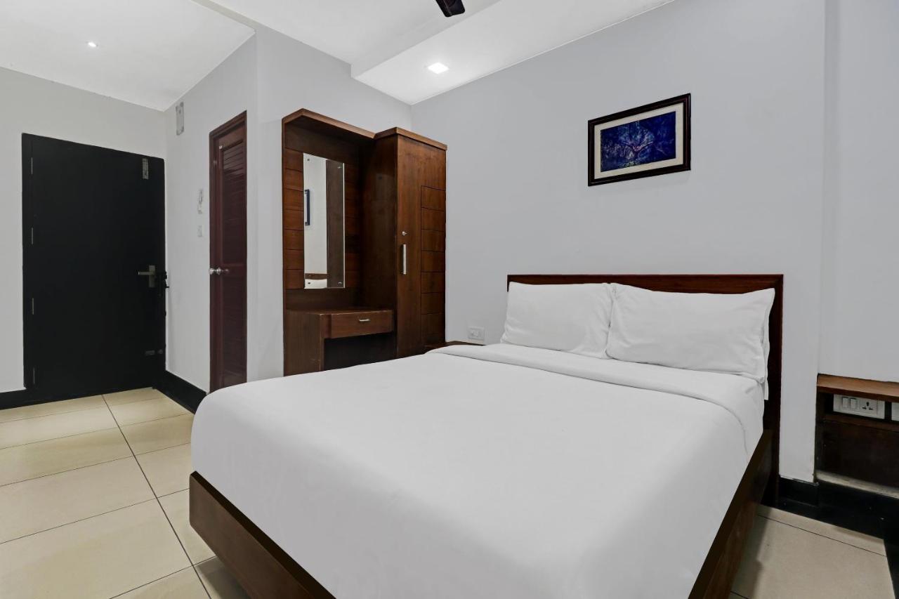 Oyo Townhouse 595 Majestic Inn Kochi 外观 照片