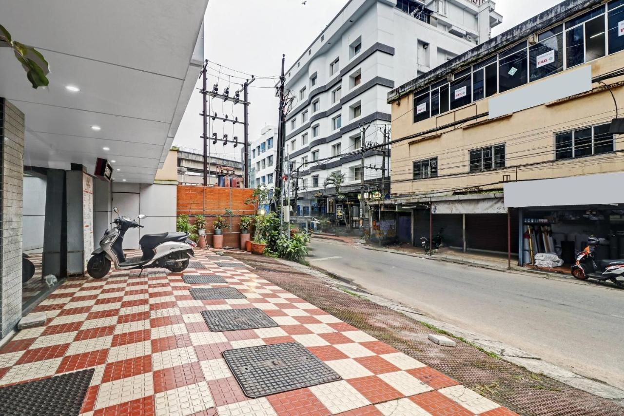 Oyo Townhouse 595 Majestic Inn Kochi 外观 照片