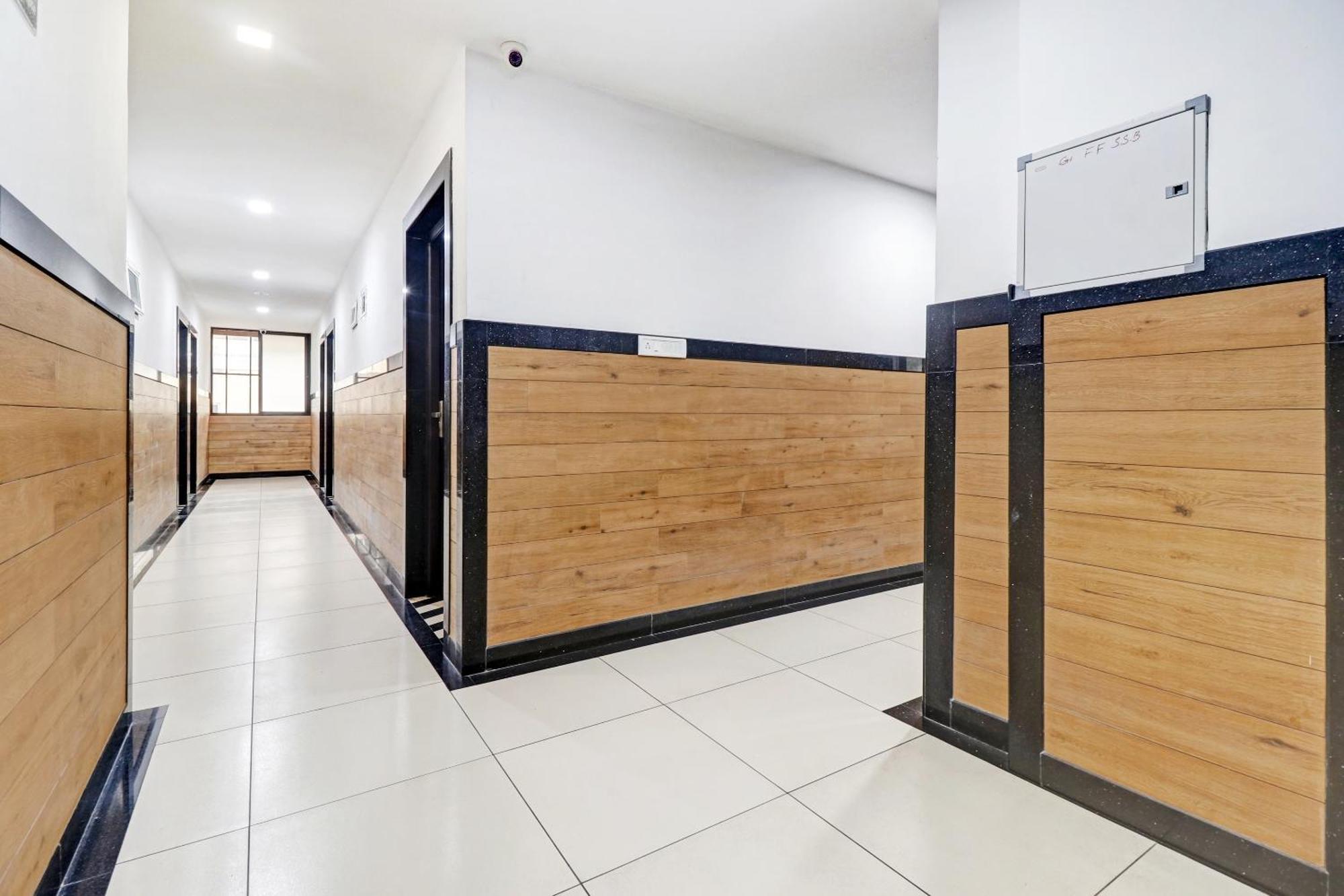 Oyo Townhouse 595 Majestic Inn Kochi 外观 照片