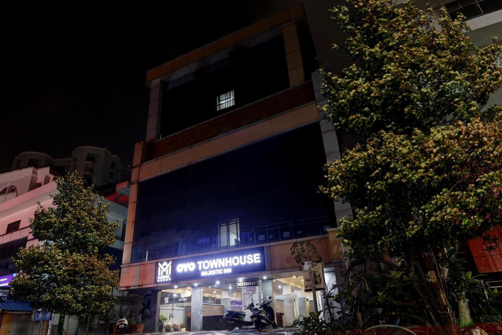 Oyo Townhouse 595 Majestic Inn Kochi 外观 照片