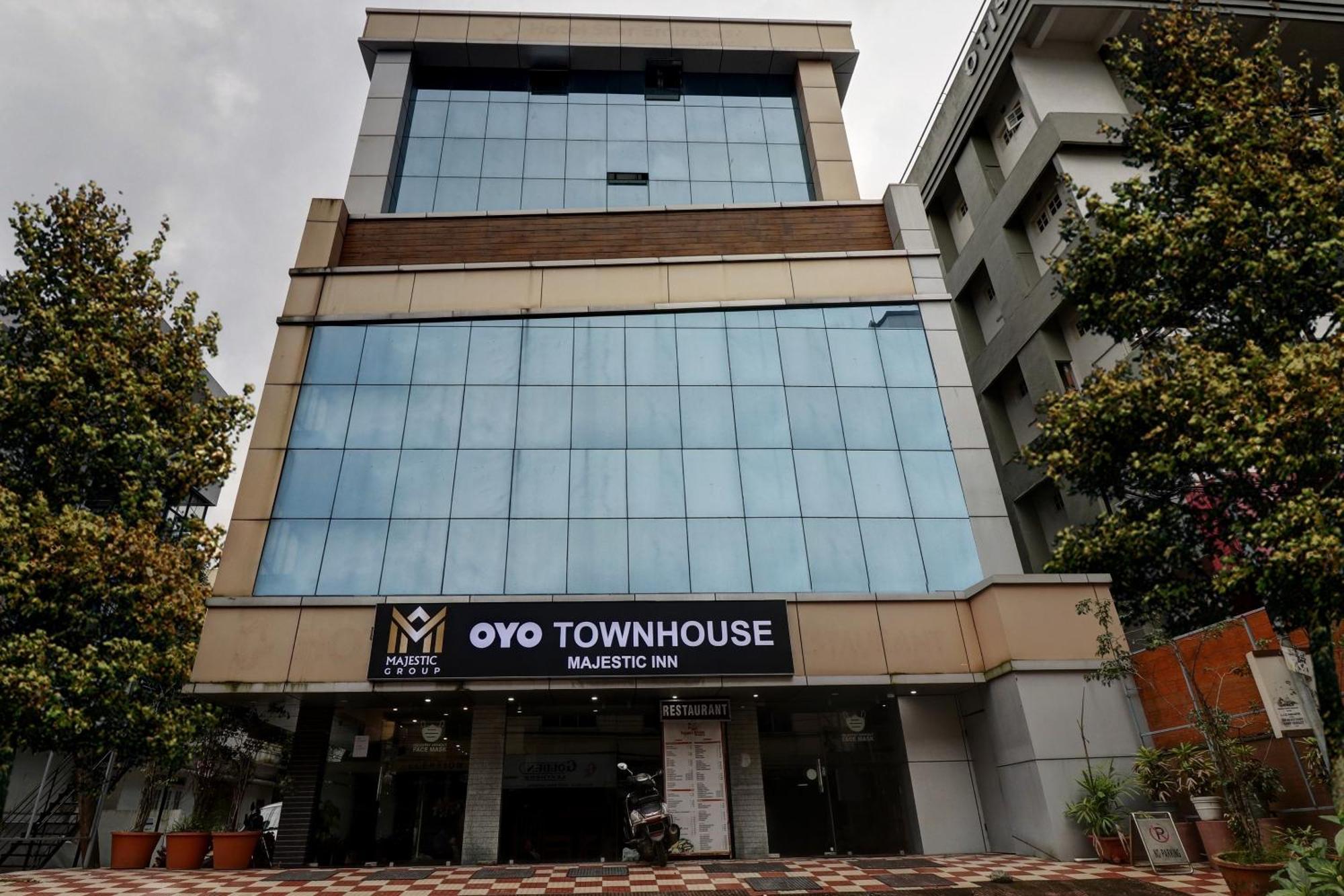 Oyo Townhouse 595 Majestic Inn Kochi 外观 照片
